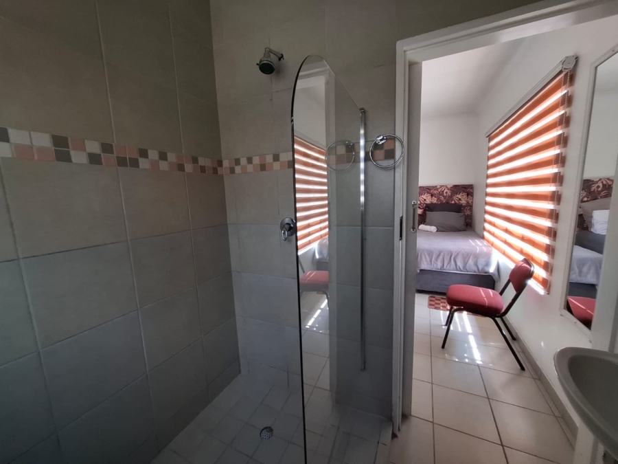 5 Bedroom Property for Sale in Oos Einde North West